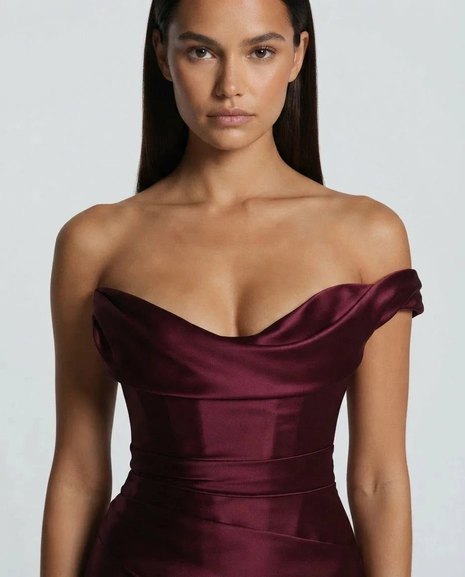 Amarante · La Robe En Satin Drapée À Une Épaule — photo 3